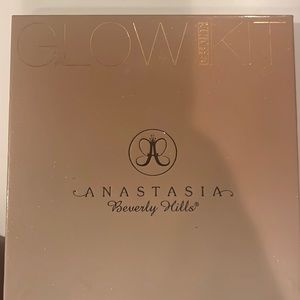 Anastasia glow kit in sun dipped